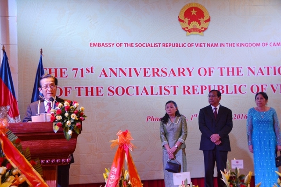 ky niem 71 nam quoc khanh tai lao campuchia