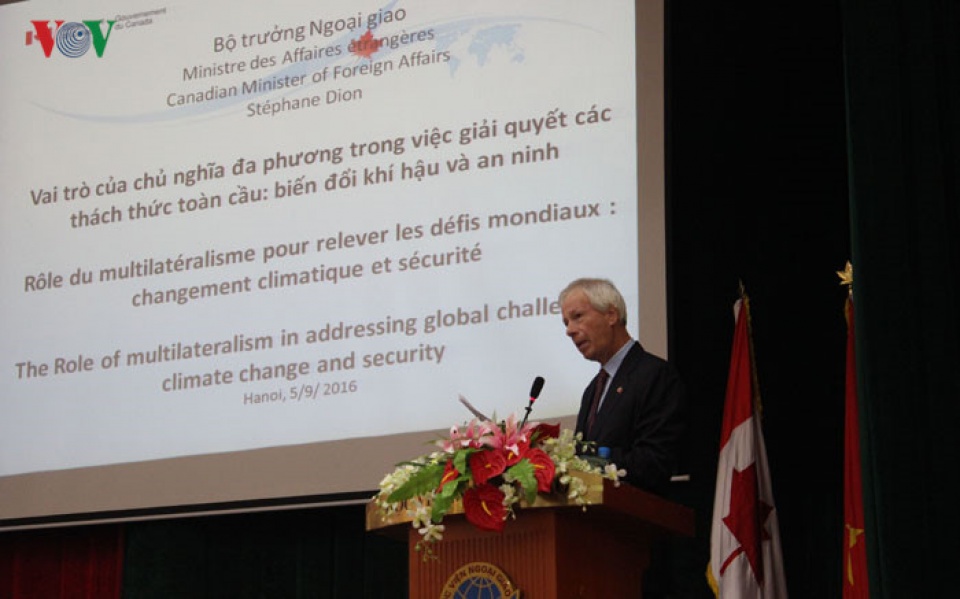 Ngoại trưởng Canada nói chuyện với sinh viên 4 trường đại học ngoai truong canada noi chuyen voi sinh vien 4 truong dai hoc