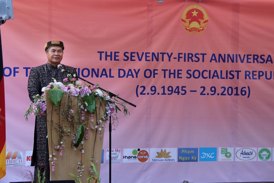 dai su quan viet nam tai duc ky niem 71 nam quoc khanh