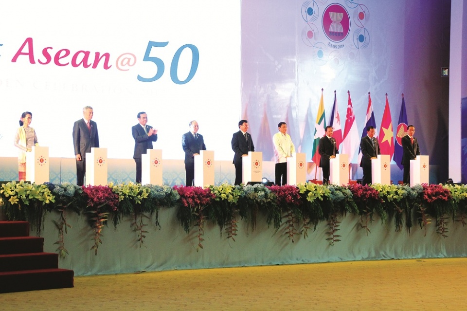 Hướng tới ASEAN phát triển đồng đều, bền vững huong toi asean phat trien dong deu ben vung