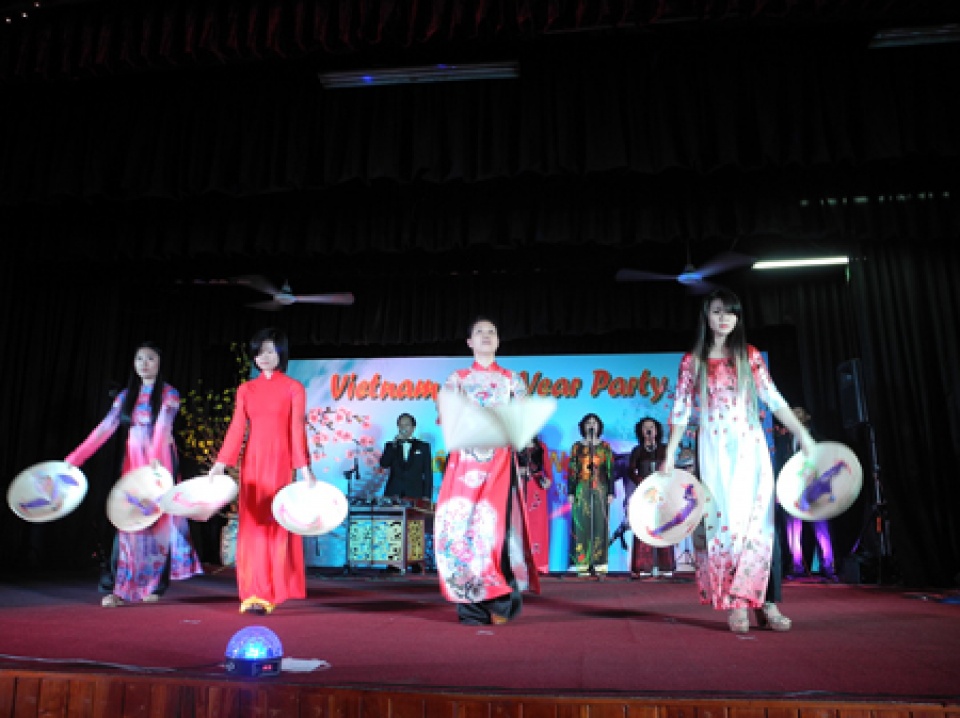 cong dong nho o dia ban kho khan