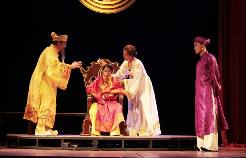 Tính thời sự trên sân khấu kịch