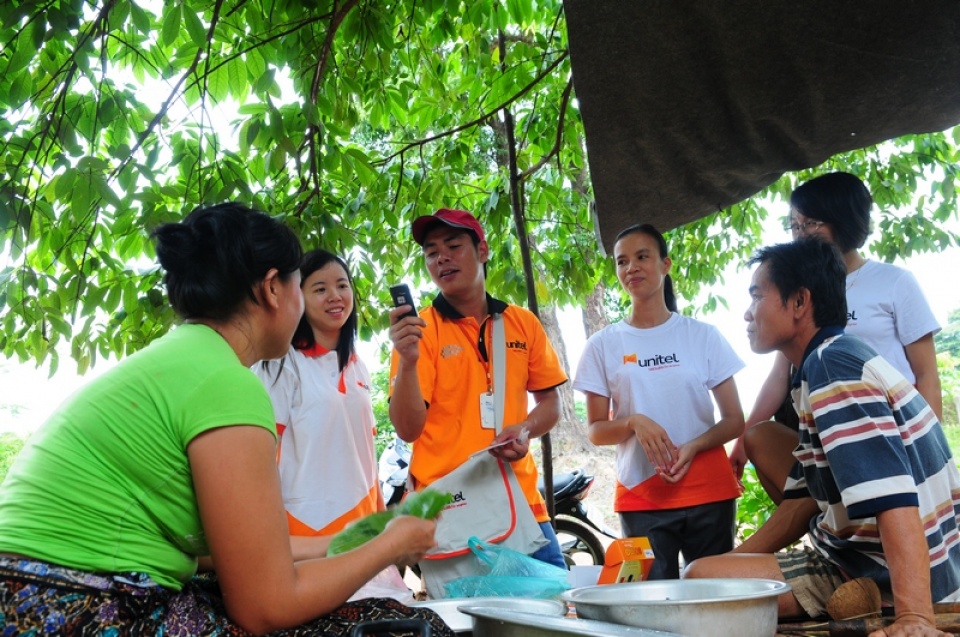 lien doanh viettel tai lao can moc 1 ty usd