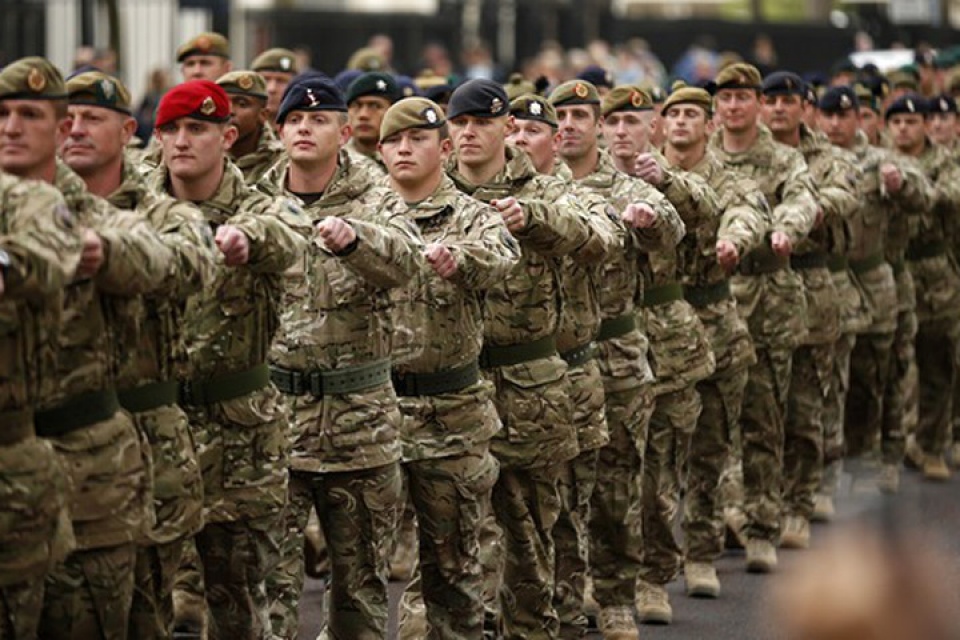 Châu Âu cần liên minh quân sự? chau au can lien minh quan su