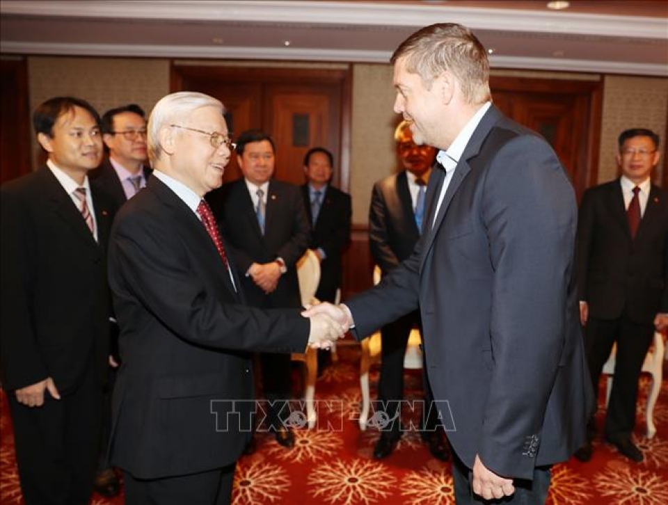 tong bi thu nguyen phu trong tiep chu tich dang xa hoi hungary