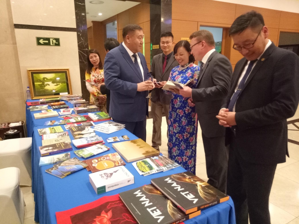 long trong ky niem quoc khanh viet nam tai mong co