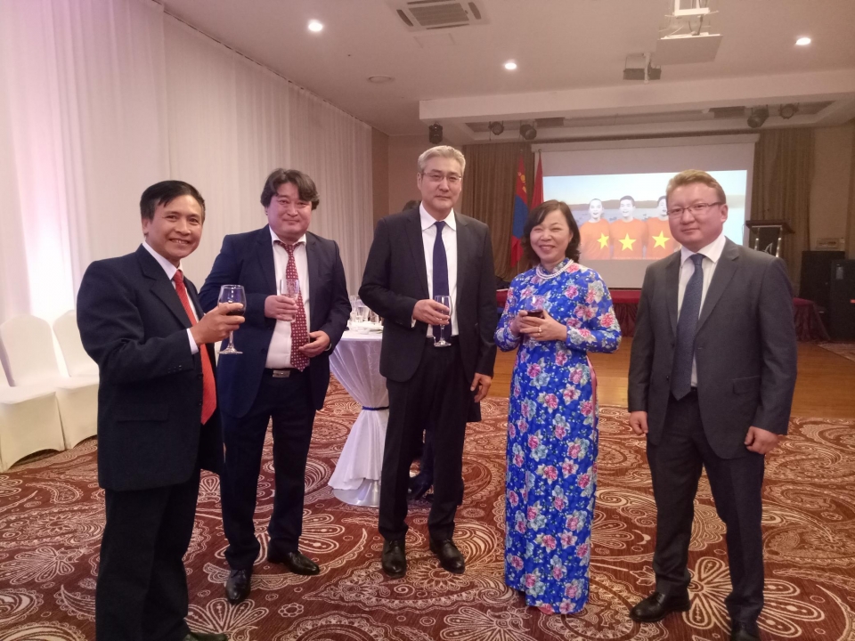 long trong ky niem quoc khanh viet nam tai mong co