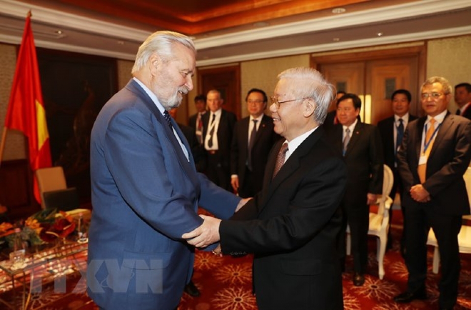 tong bi thu viet nam hungary mai mai la ban la dong chi cua nhau