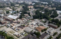 tan cong nham vao dai su quan va can cu quan su cua my o iraq