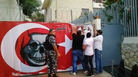 cang thang gia tang trong quan he tho nhi ky lebanon