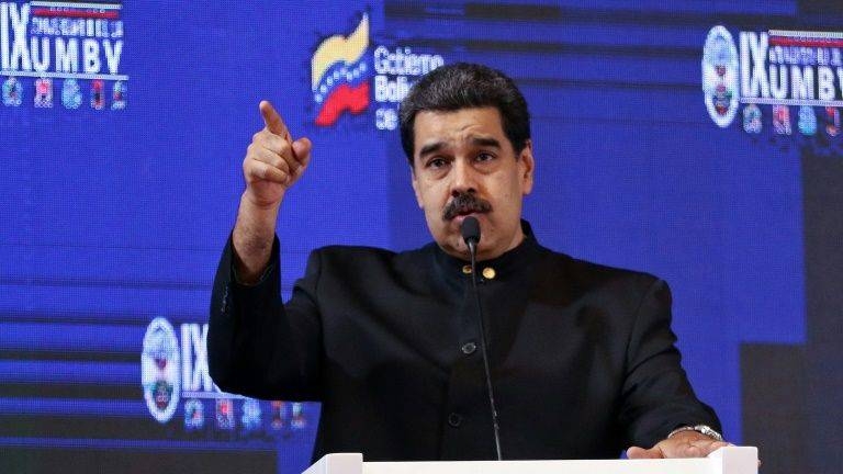 bi colombia de doa tong thong venezuela trieu tap hoi dong quoc phong