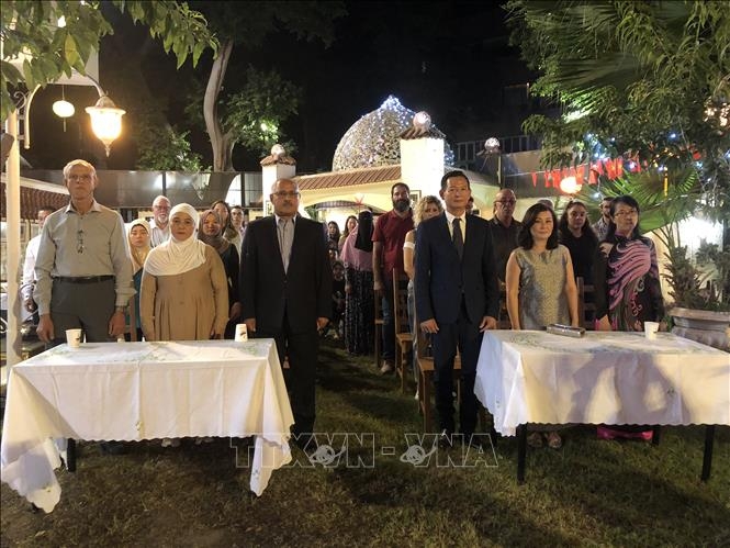 50 nam thuc hien di chuc bac ho cong dong nguoi viet nam tai ai cap mot long huong ve to quoc