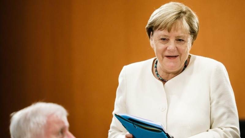 vu dau doc navalny nguoi trong cuoc noi ve dong thai bi mat cua thu tuong duc phap hoi thuc moscow hanh dong