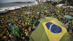 Biểu tình ở Brazil: Tổng thống đối đầu Quốc hội và Tòa án, ra 'tối hậu thư', nhóm lãnh đạo thế giới phát cảnh báo khẩn