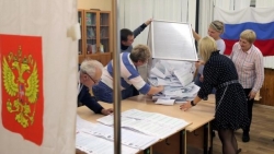 Bầu cử Hạ viện Nga kết thúc: 5.800 trường hợp bất thường, đảng cầm quyền tạm dẫn, Mỹ hứa điều tra