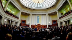 Nhắm tới giới tài phiệt, Ukraine tung luật cấm, EU được khuyên hành động