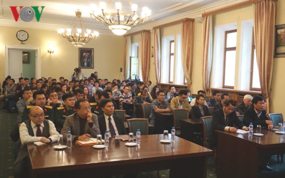 dang vien nguoi viet o nga quan triet nghi quyet dai hoi dang 12