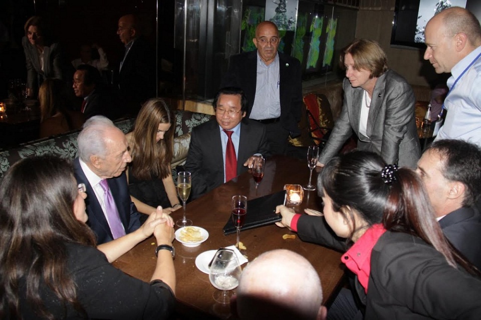 mot canh chim khong moi vi hoa binh