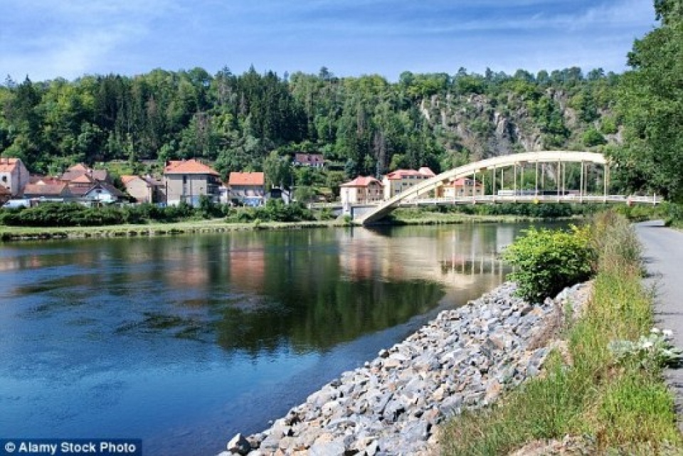 Sắp tìm thấy kho báu hơn 60 tỷ USD của Hitler? sap tim thay kho bau tri gia hon 60 ty usd cua hitler