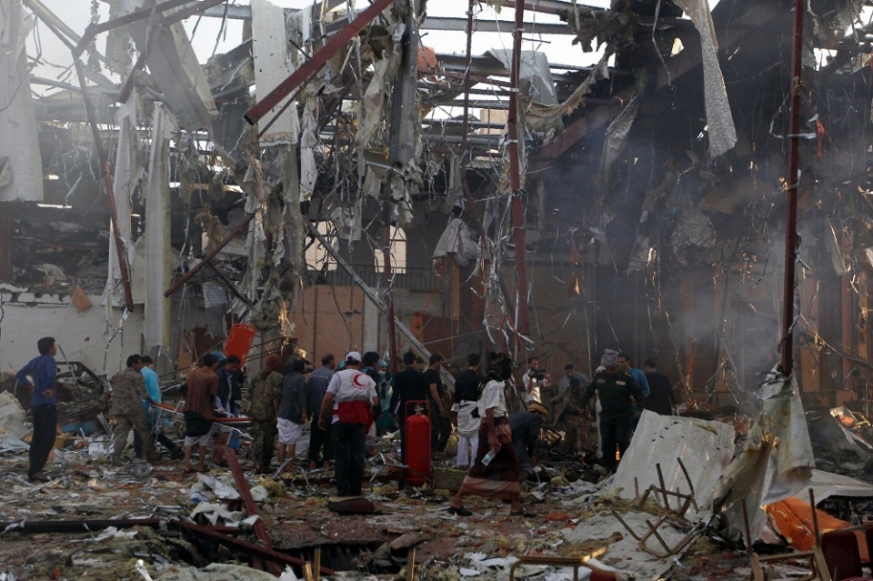 yemen leo thang quan su thoi bay no luc hoa binh