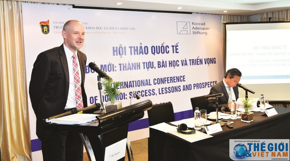 Nhìn lại bài học 30 năm Đổi mới nhin lai bai hoc 30 nam doi moi