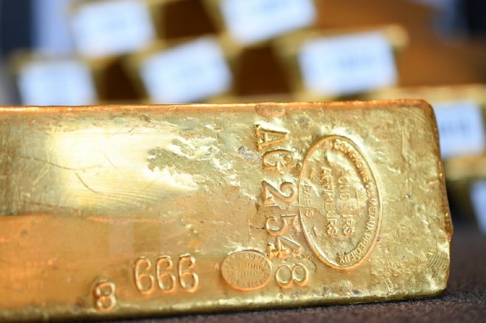 Giá vàng thế giới đi xuống trước sự mạnh lên của đồng USD gia vang the gioi di xuong truoc su manh len cua dong usd