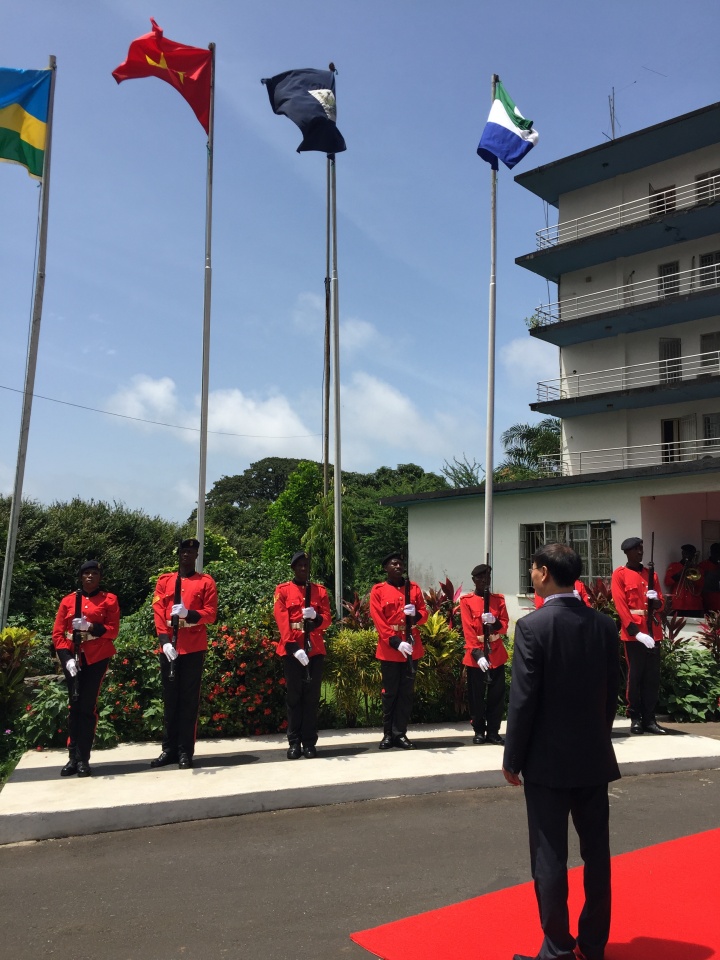 dai su viet nam tai nigeria kiem nhiem sierra leone trinh uy nhiem thu