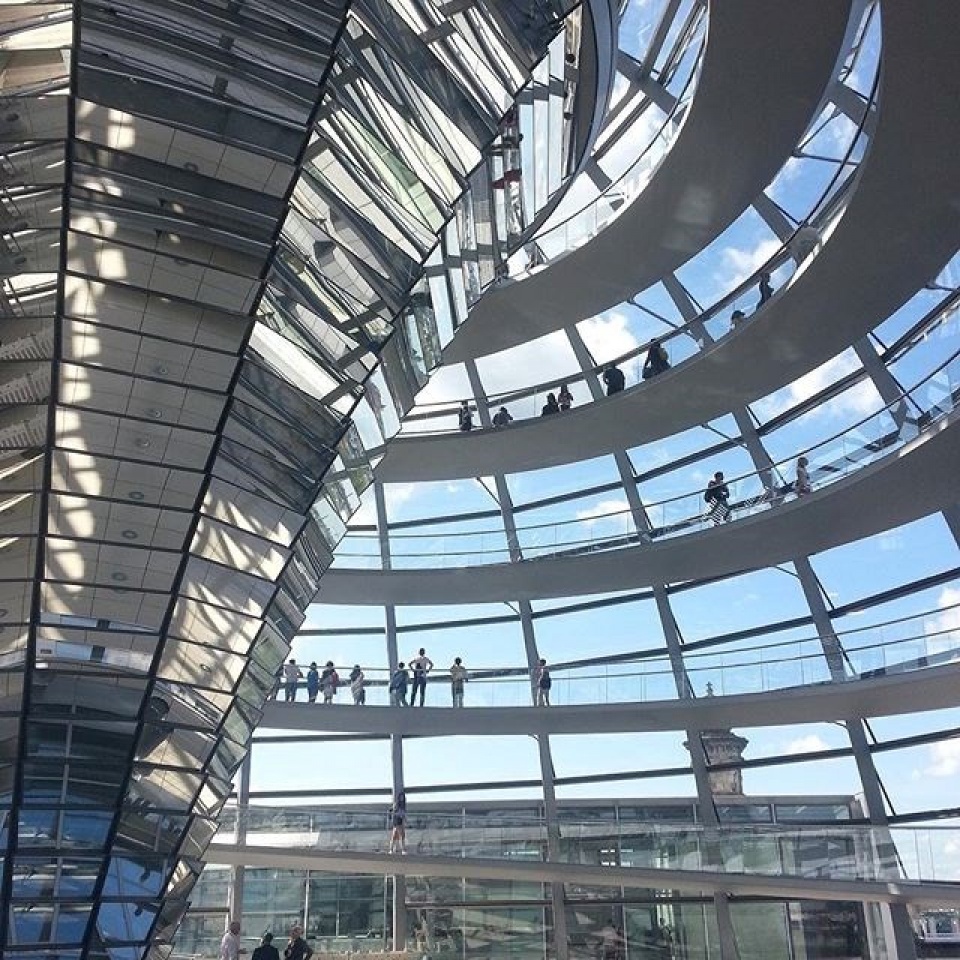 viet nam co 3 dai dien vao chung khao cuoc thi anh apec 2017