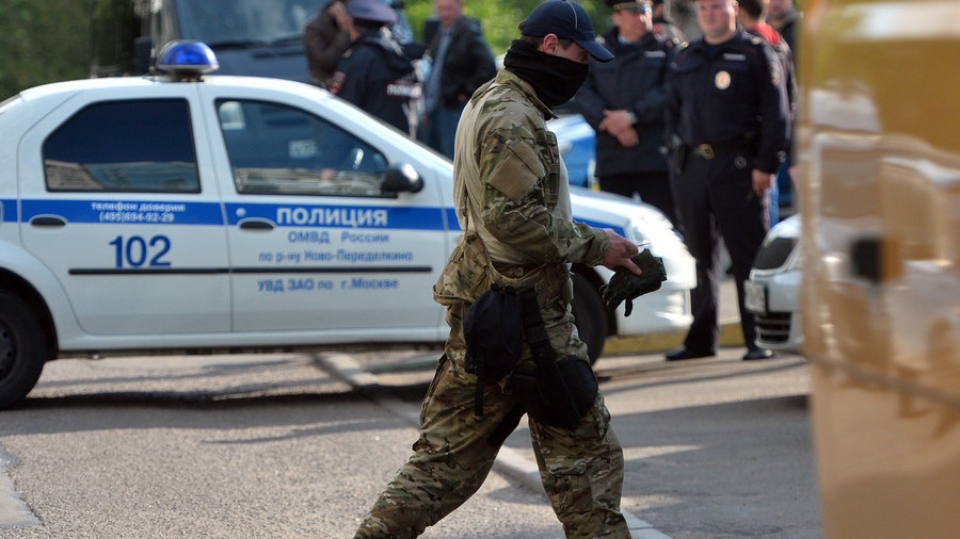 nga no gan tru so co quan an ninh lien bang 1 nguoi thiet mang