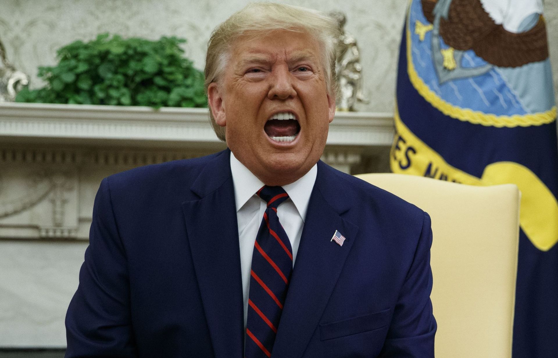 he lo danh tinh nguoi dung sau tuyen bo dieu tra doi thu chinh tri cua tong thong trump