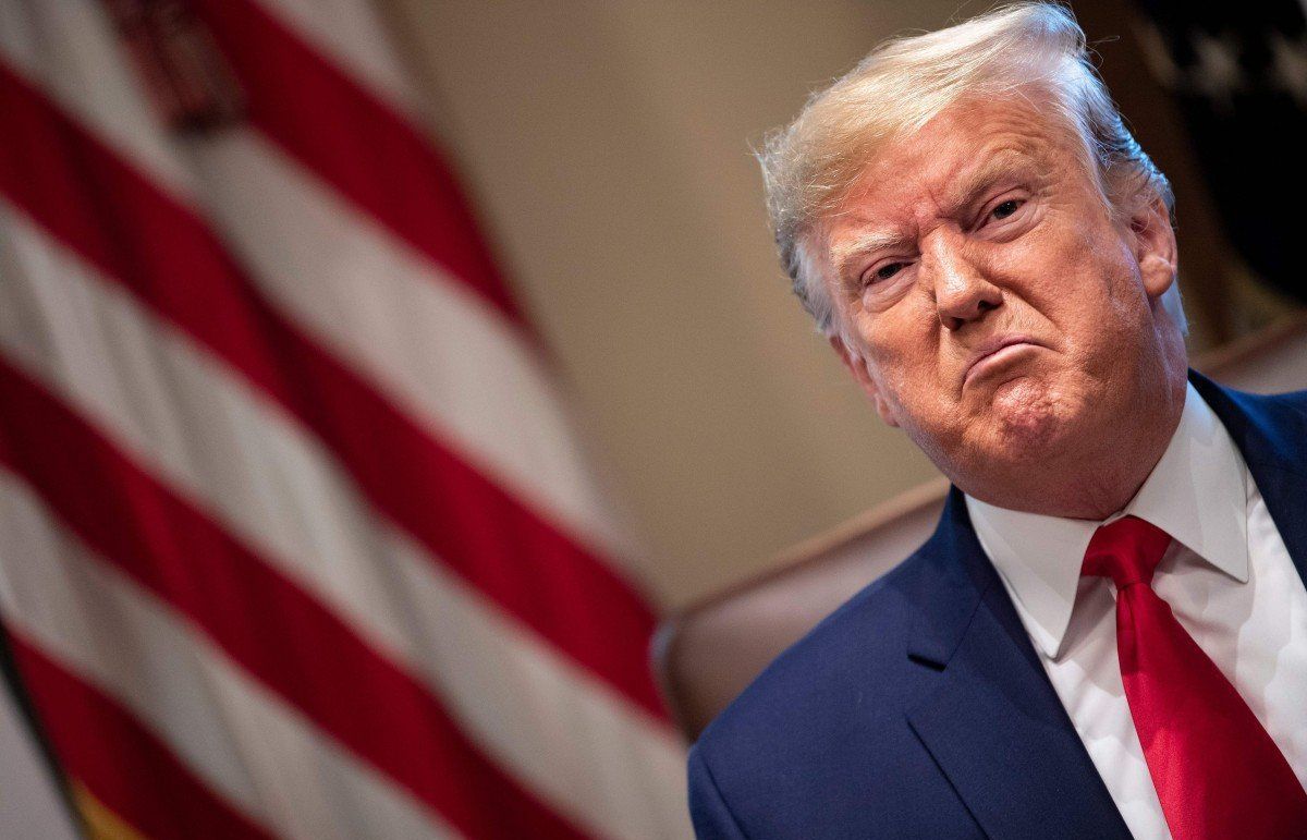 luan toi tong thong my ngoai gay suc ep ong trump con tong tien