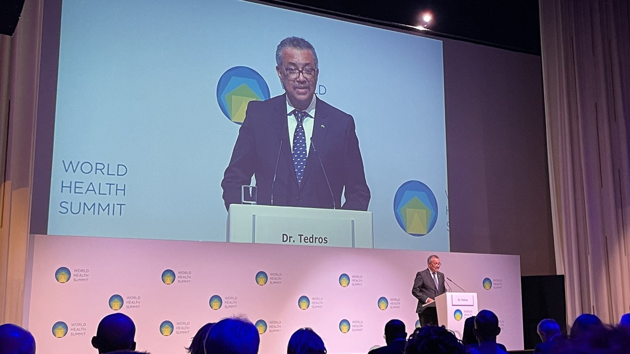 hoi nghi thuong dinh y te the gioi canh bao chu nghia dan toc ve vaccine