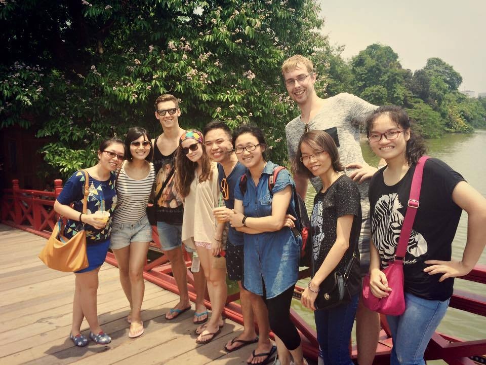 chuyen nhung nguoi tinh nguyen