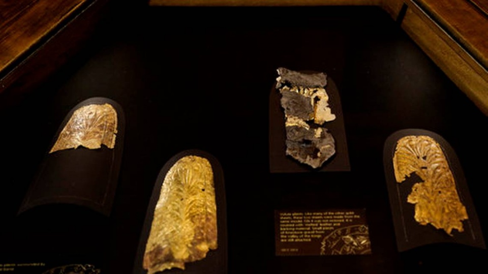 ai cap lan dau mo cua kho bau cua vua tut cho khach tham quan