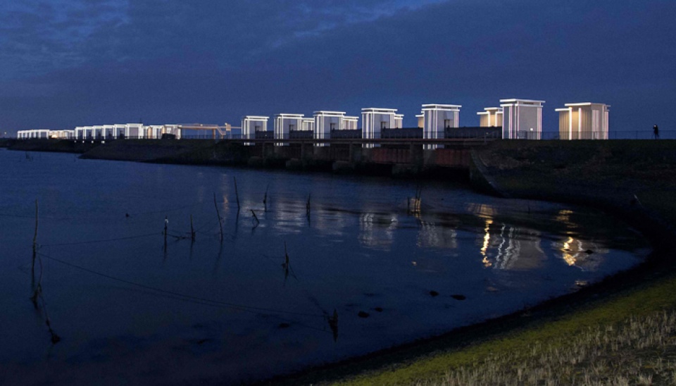 cac nghe sy ha lan khoac ao moi cho de bien