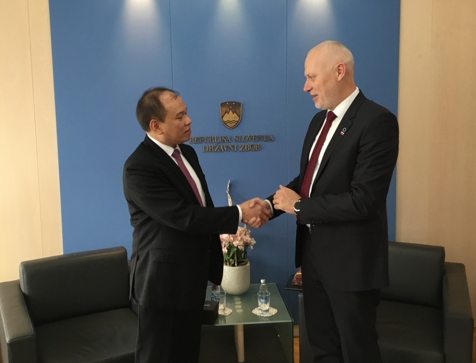 viet nam coi trong phat trien quan he song phuong voi slovenia