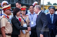 dien thoai gia 700 trieu dong ban ky niem tong thong putin nham chuc co gi dac biet