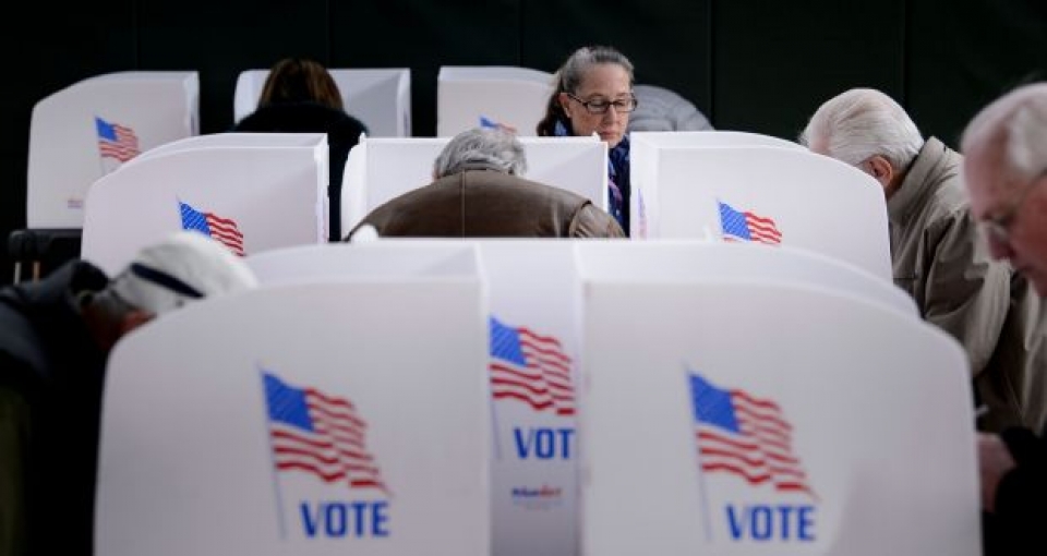 cuoc bau cu giua nhiem ky tai my tap trung vao tong thong trump