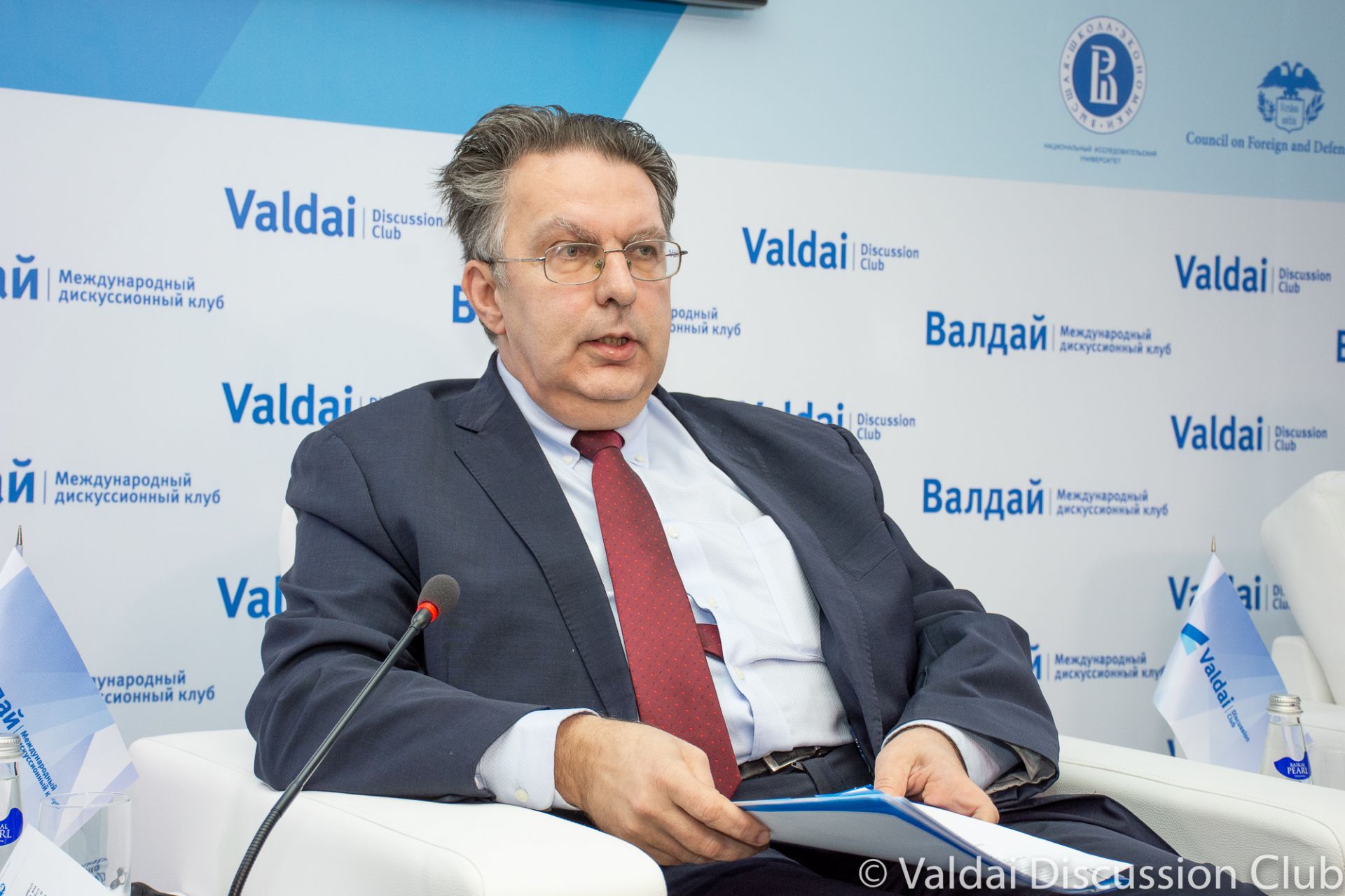 nga moscow co quan diem than thien khung hoang o my latin la do tham vong cua my