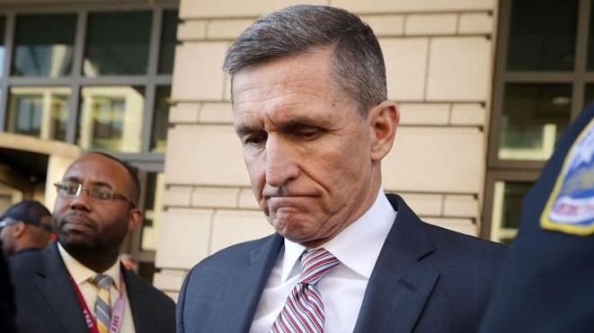 tong thong trump quyet dinh an xa cho cuu co van an ninh quoc gia