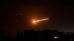 Israel nã tên lửa vào Syria, điều chiến cơ diệt ngầm mua từ Mỹ, tính kế phá khóa căn cứ Nga