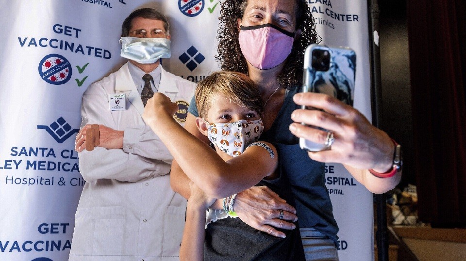 covid19 israel tap tran gia chot tiem vaccine cho tre 511 tuoi