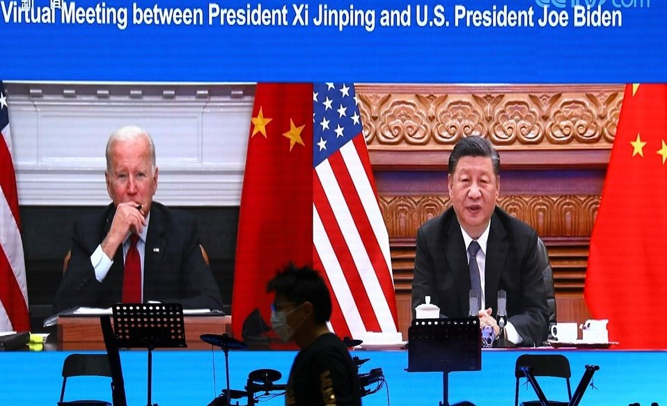 Tổng thống Joe Biden và Chủ tịch Tập Cận Bình trong cuộc hội đàm trực tuyến sáng 16/11. (Nguồn: Reuters)