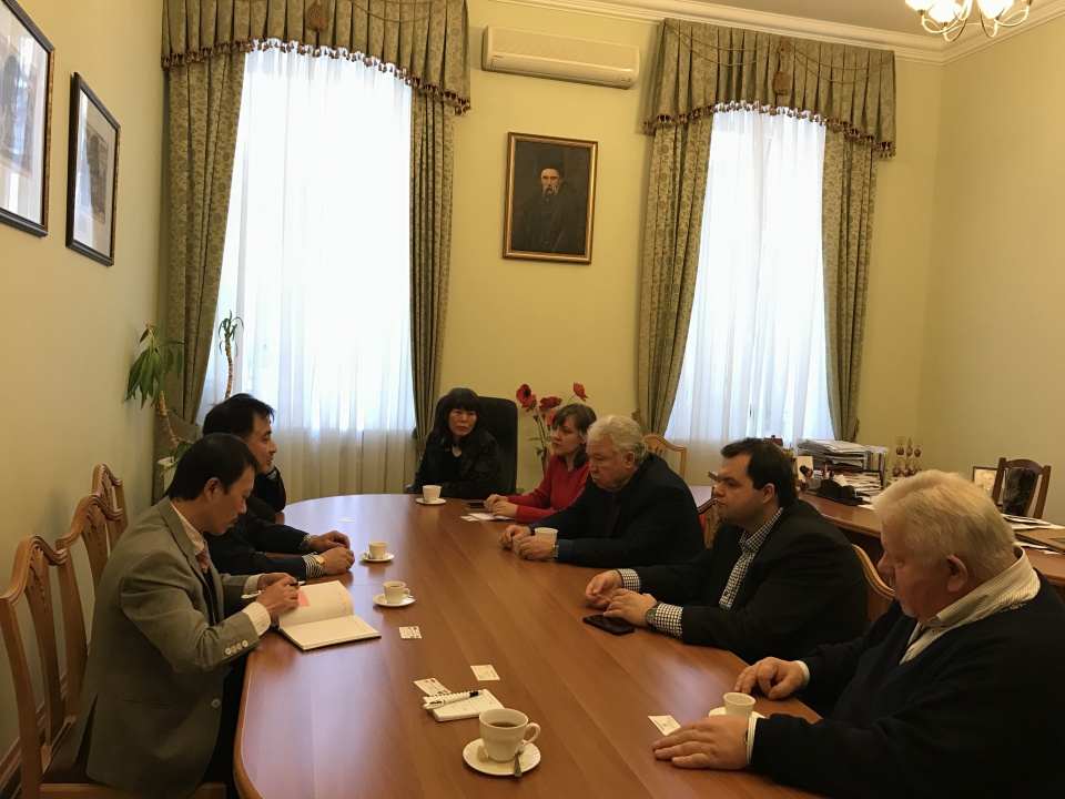 Đại sứ Nguyễn Anh Tuấn thăm Viện Ngữ văn trường Đại học quốc gia Kiev dai su nguyen anh tuan tham vien ngu van truong dai hoc quoc gia kiev