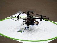 anh may bay khong nguoi lai gay roi loan dich vu hang khong