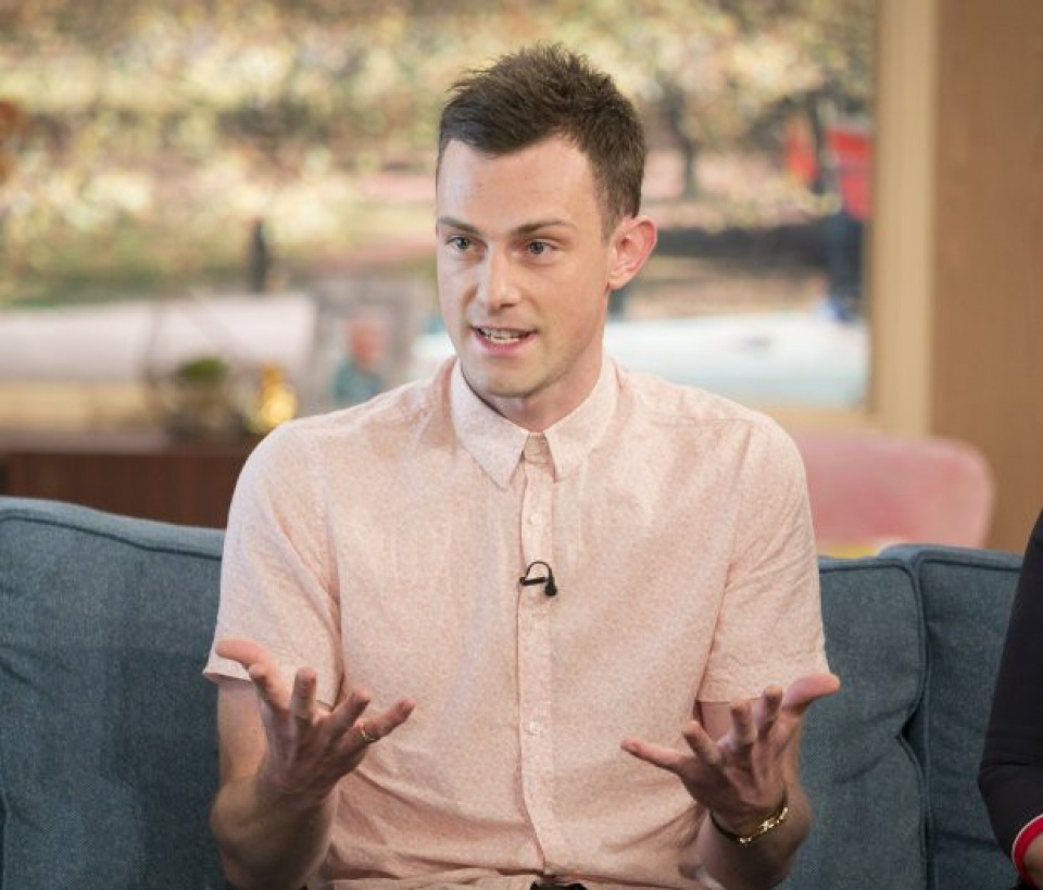 anh giao vien bi sa thai vi goi hoc sinh nam chuyen gioi la co gai