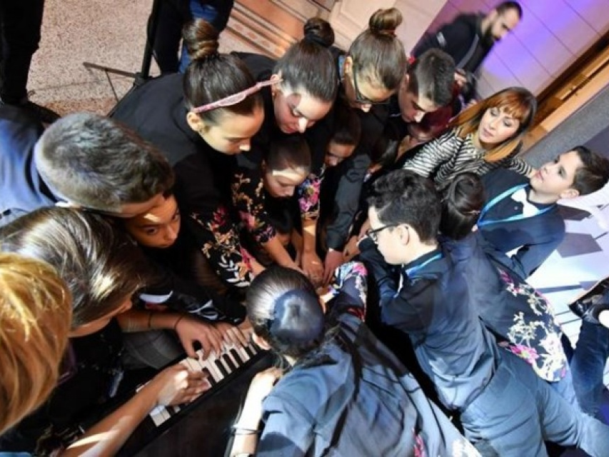 20 nghệ sỹ lập kỷ lục Guinness về chơi đàn dương cầm