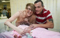 di truyen sieu nang luc be gai hut kim loai nhu nam cham