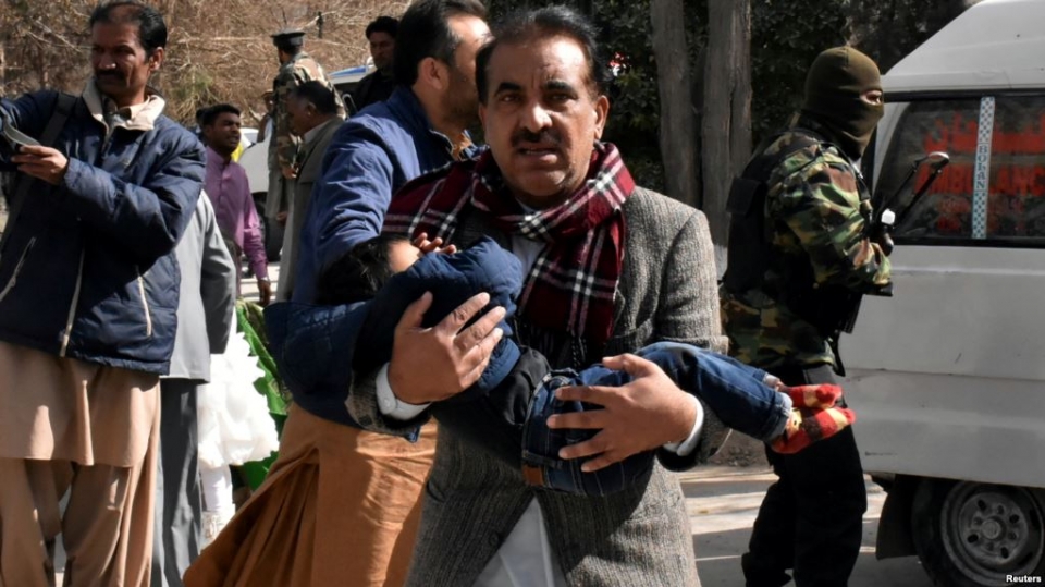 pakistan tan cong nha tho dao co doc it nhat 20 nguoi thuong vong