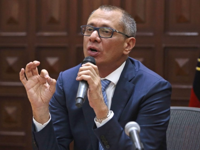 hoi dong lap phap ecuador thong qua yeu cau luan toi pho tong thong